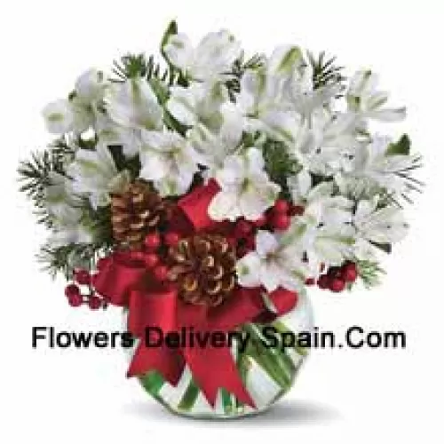 Comparte la magia de una Navidad blanca con este alegre ramo de flores blancas de alstroemeria, dispuestas en un jarrón con adornos festivos navideños. (Tenga en cuenta que nos reservamos el derecho de sustituir cualquier producto por un producto adecuado de igual valor en caso de no disponibilidad de cierto producto)